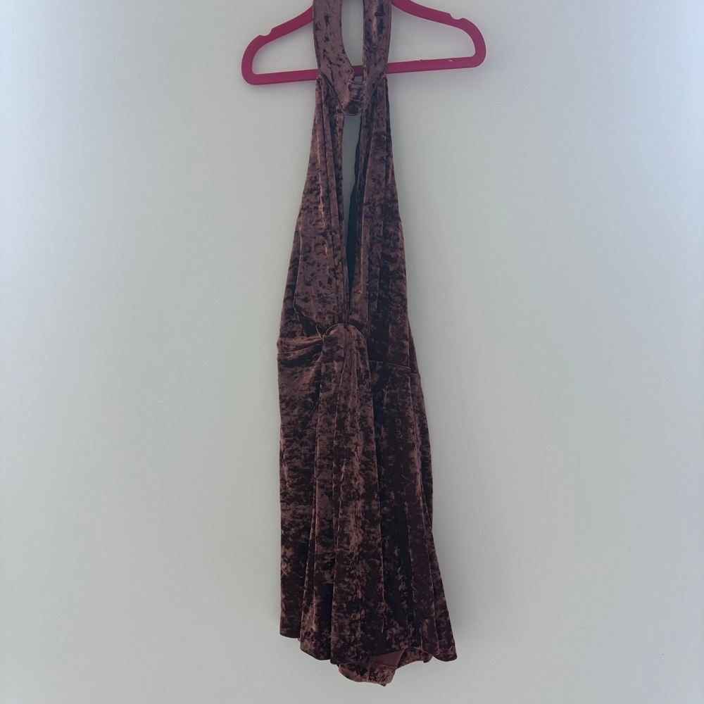 ASTR Velvet Halter Romper Women's Medium Brown Sleeveless‎ Cocktail Open Back